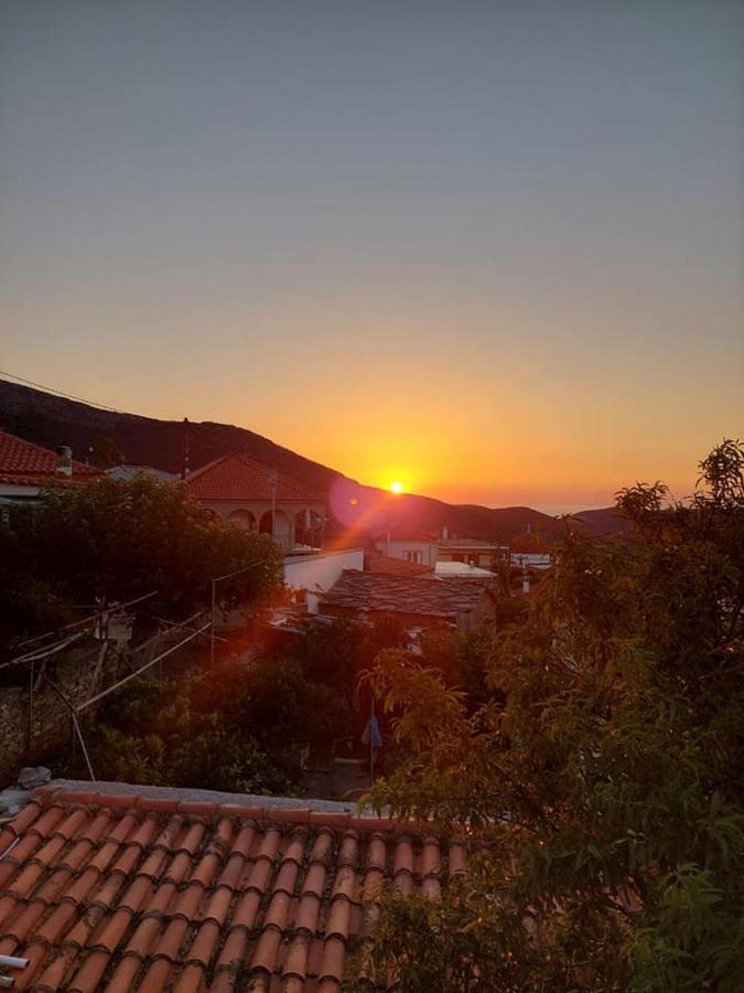 Rising Sun Guesthouse Mesochoria Exterior foto